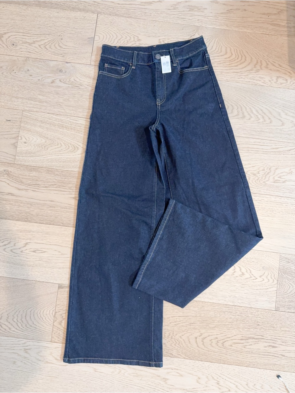 NWT 491368 RW&CO. ULTRA WIDE LEG JEANS 26